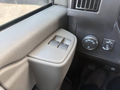 2025 Chevrolet Express Cutaway 3500 1WT