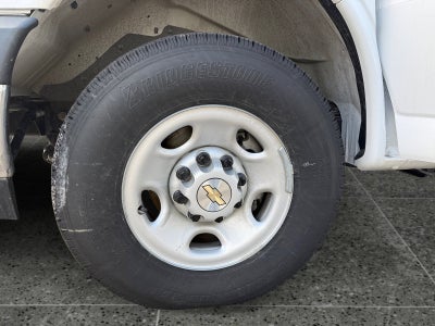 2025 Chevrolet Express Cutaway 3500 1WT