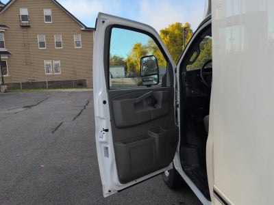 2026 Chevrolet Express Cutaway 3500 1WT