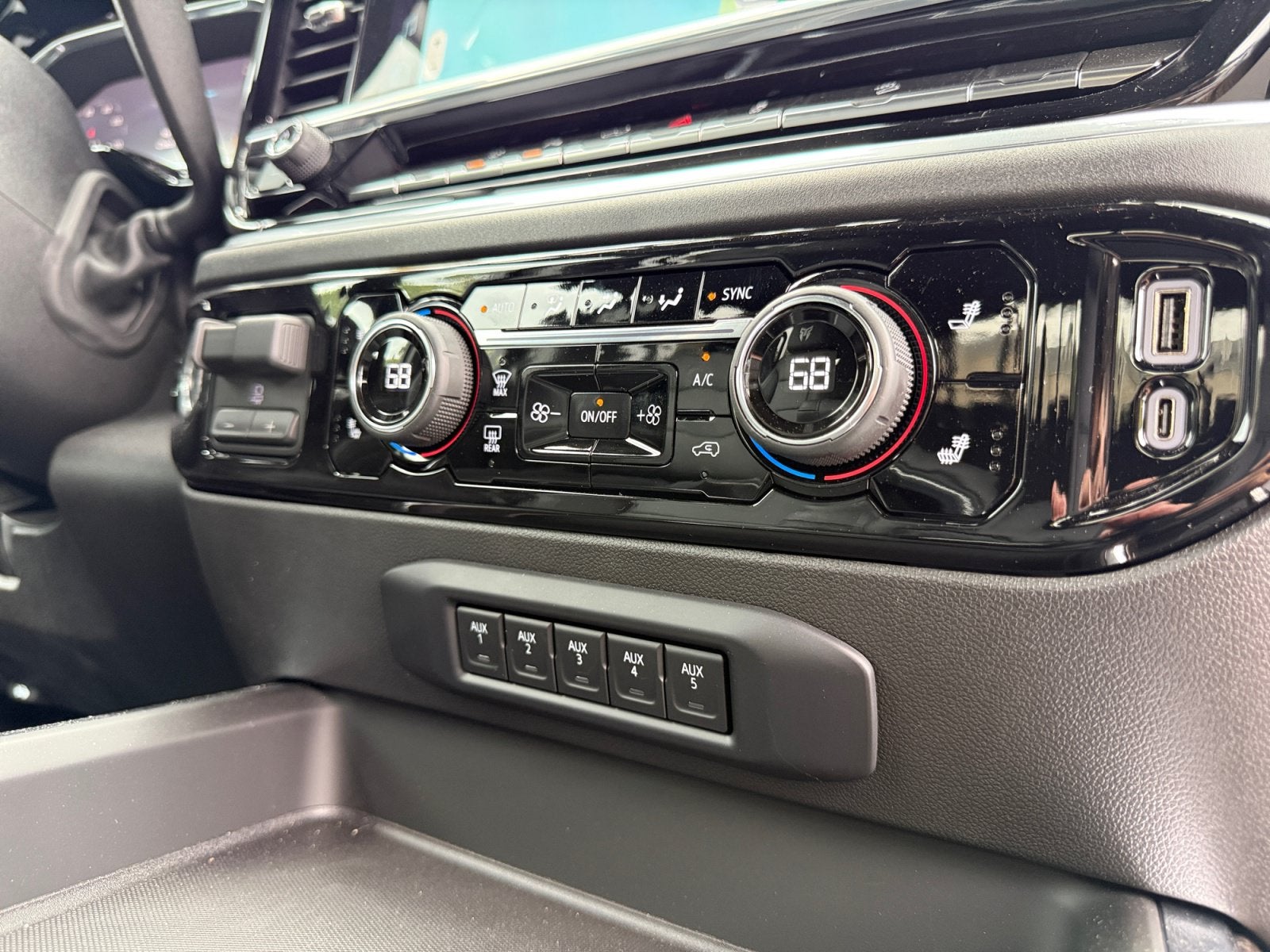 2025 Chevrolet Silverado 2500 HD LT - Photo 36