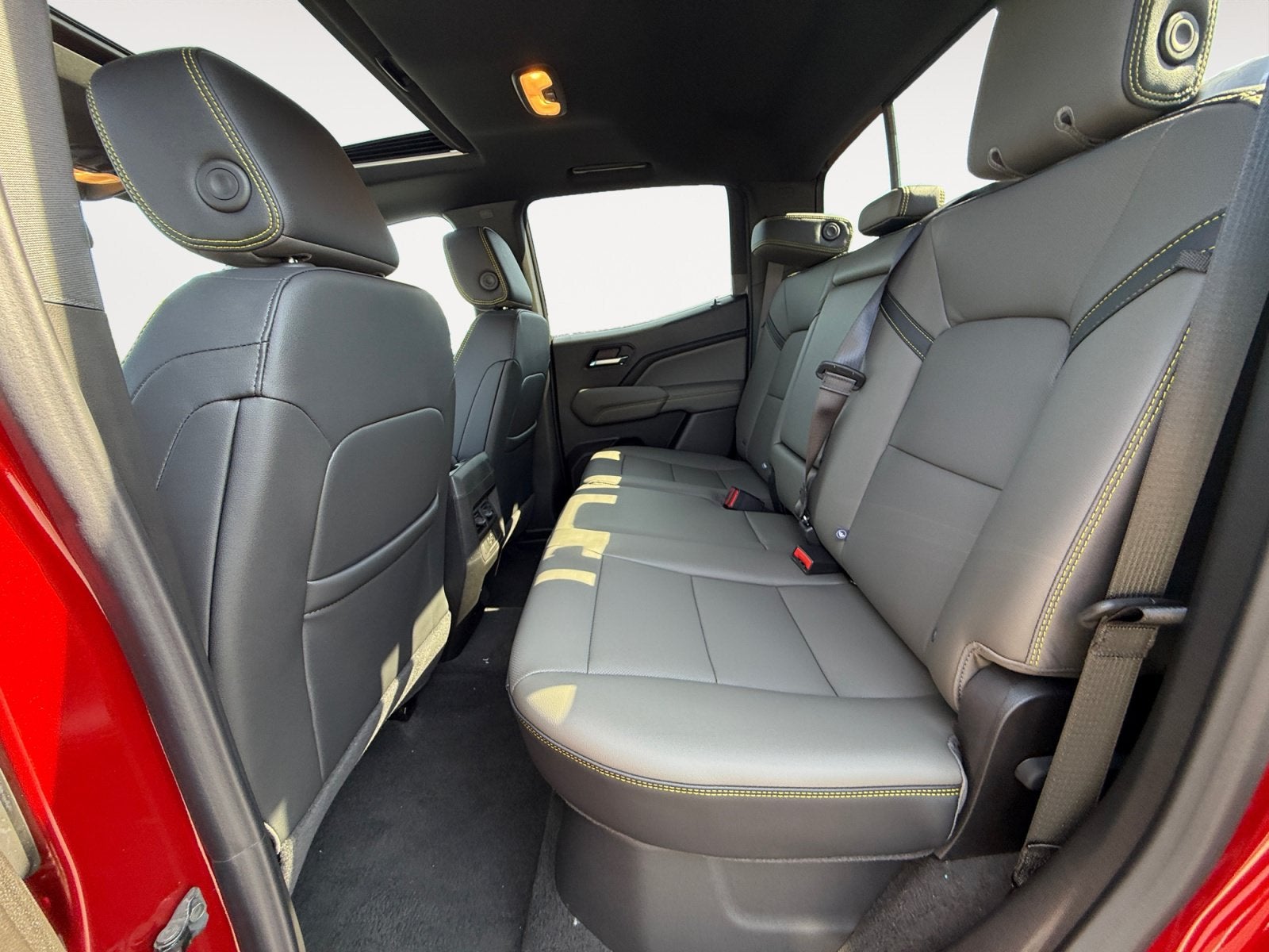 2026 Chevrolet Colorado ZR2 - Photo 12