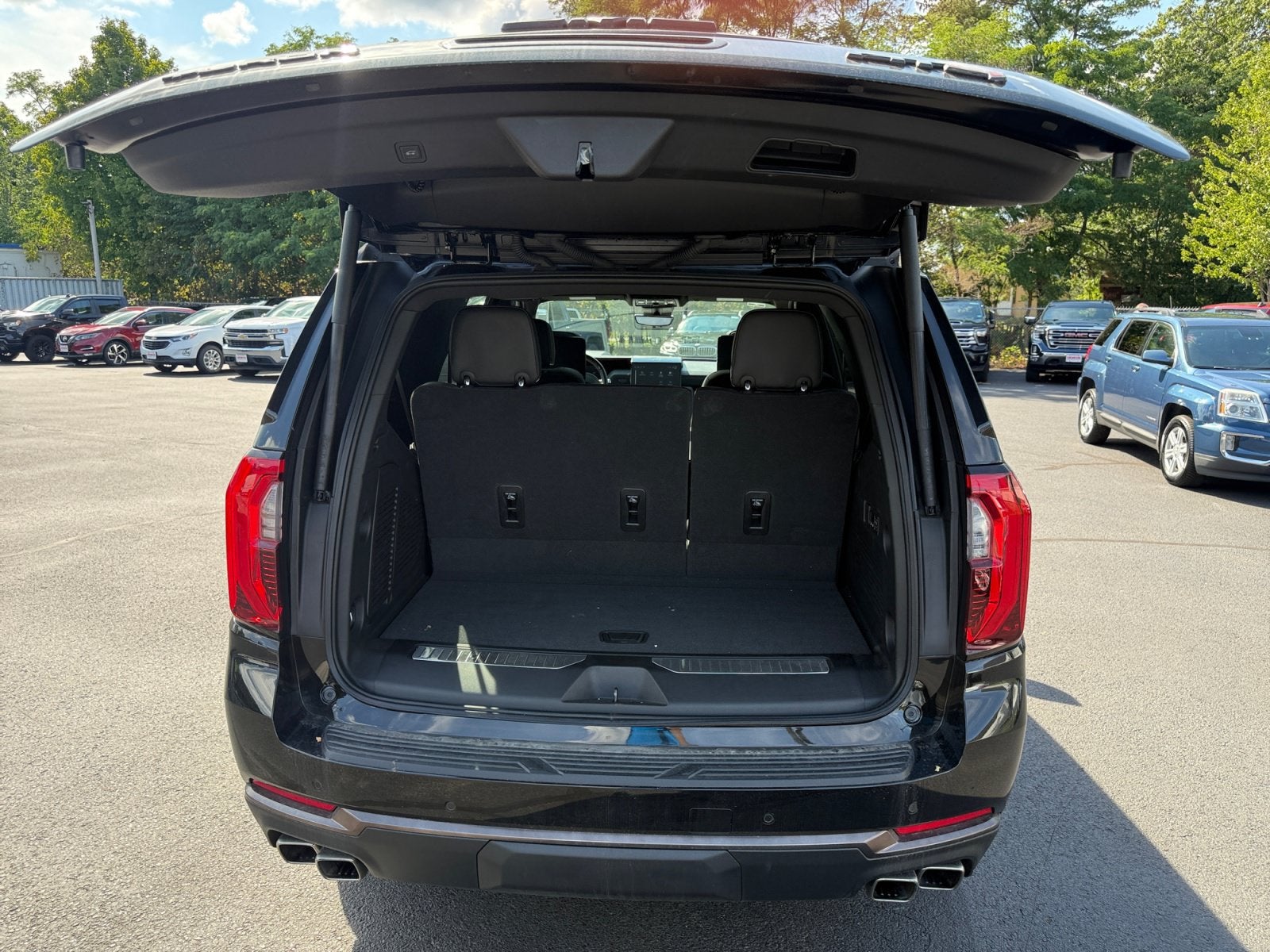 2026 GMC Yukon AT4 Ultimate - Photo 33