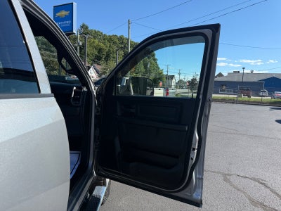 2022 RAM 2500 Tradesman Crew Cab 4x4 6'4" Box