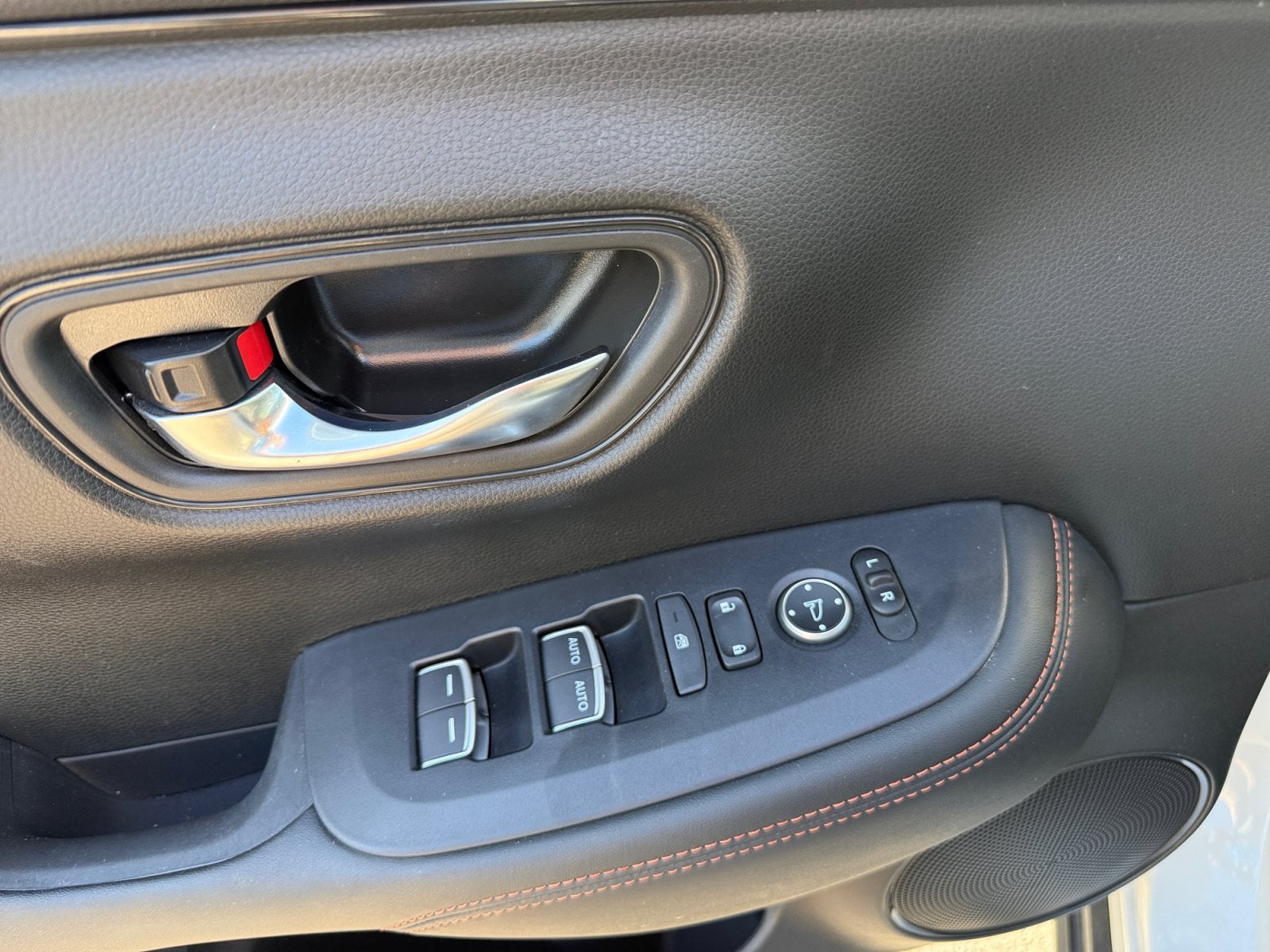 2025 Honda HR-V Sport - Photo 17