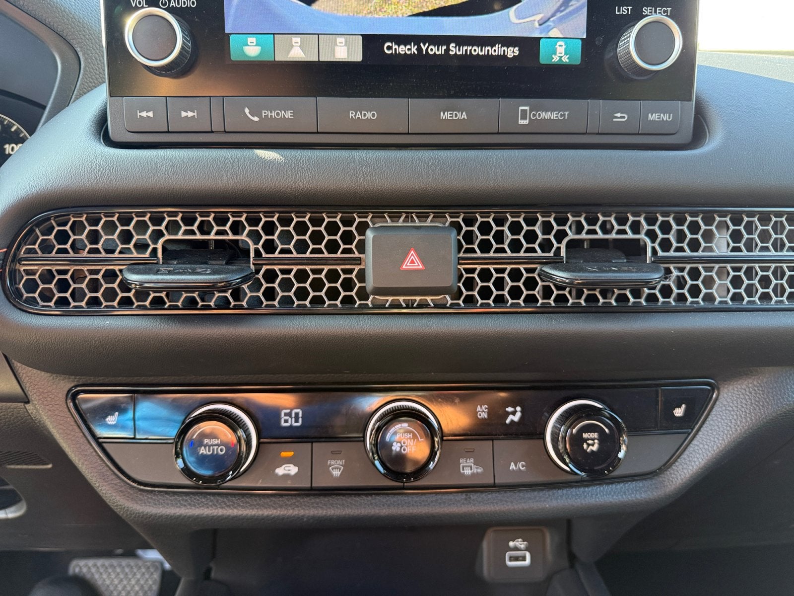 2025 Honda HR-V Sport - Photo 23
