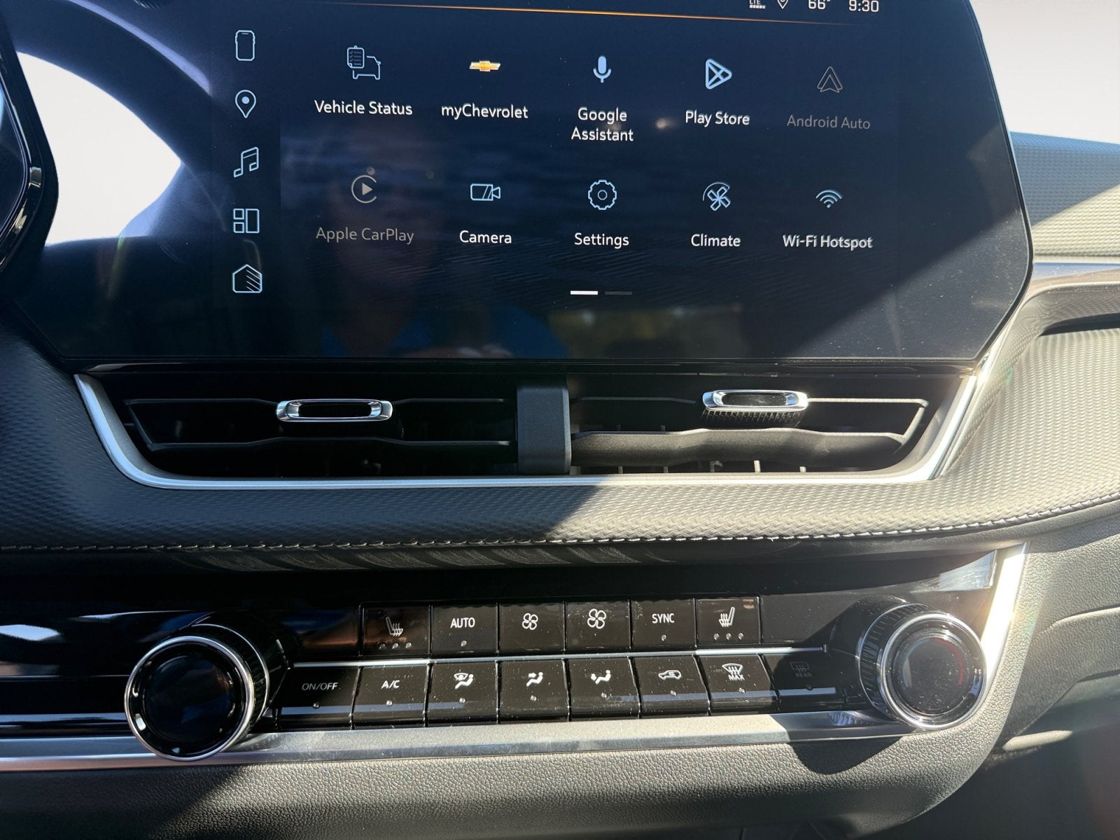 2027 Chevrolet Equinox LT - Photo 11