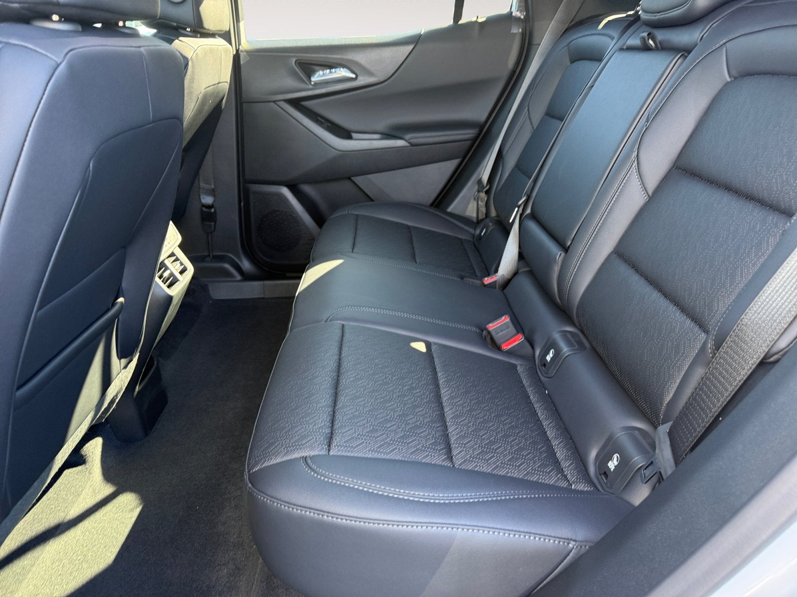 2027 Chevrolet Equinox LT - Photo 13