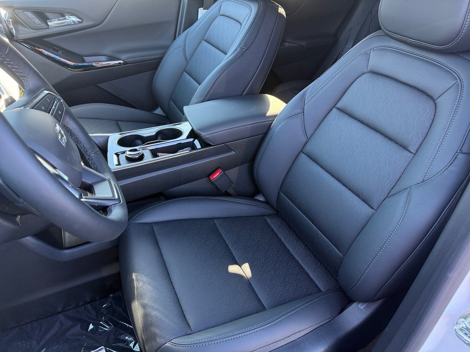 2027 Chevrolet Equinox LT - Photo 9
