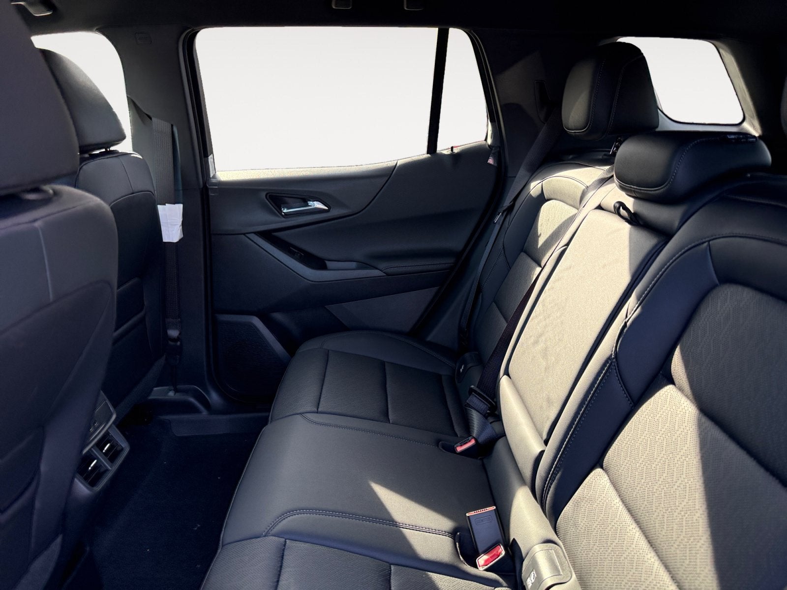 2027 Chevrolet Equinox LT - Photo 13