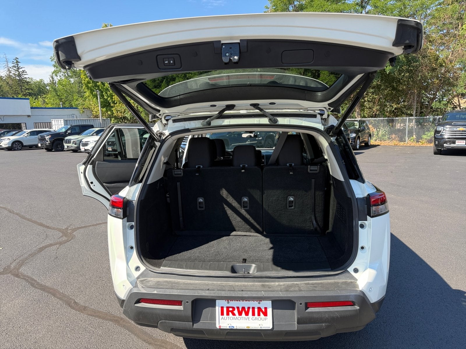 2025 Nissan Pathfinder SV