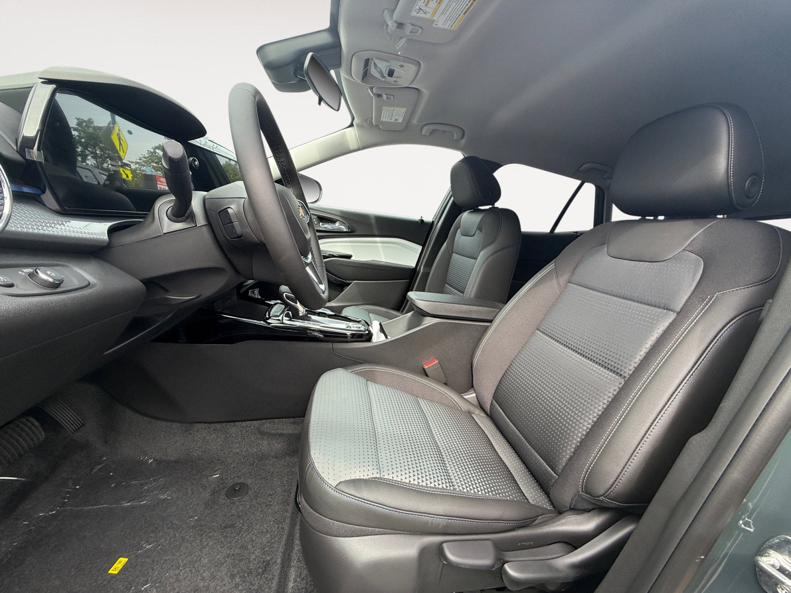2026 Chevrolet Trax LT - Photo 9