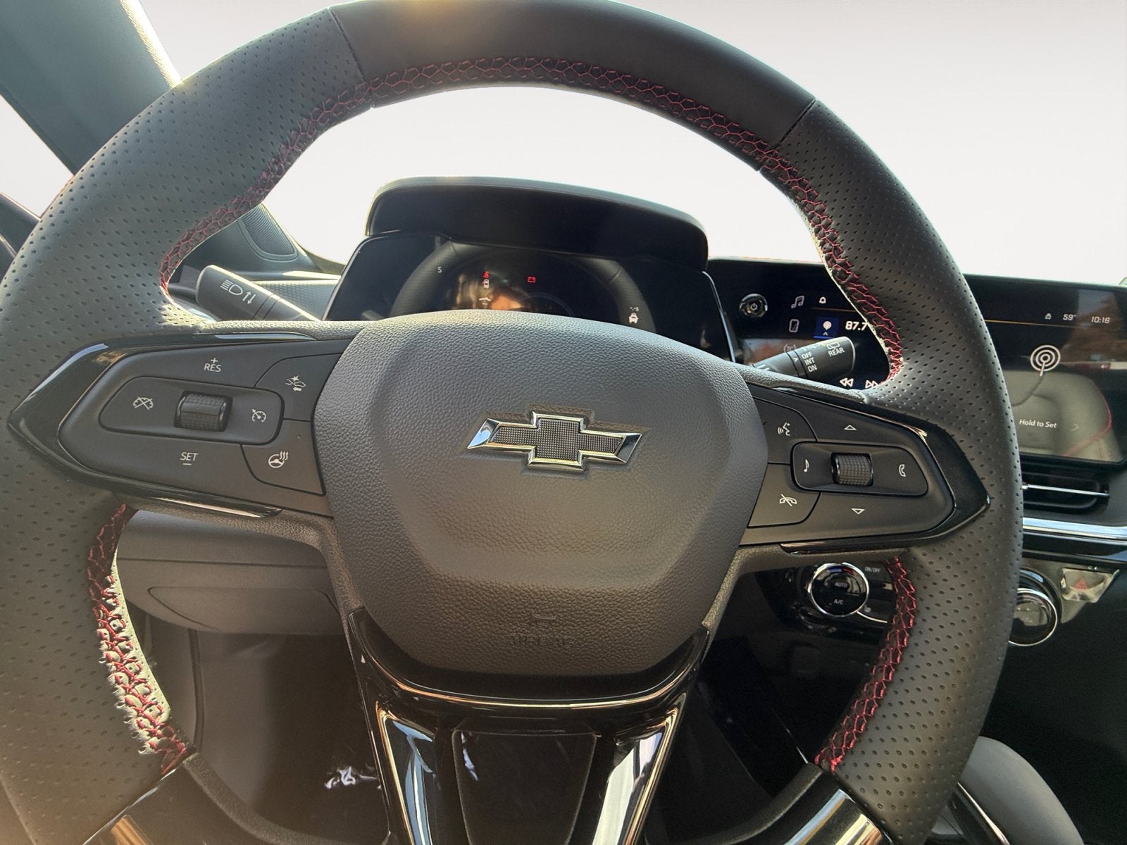 2026 Chevrolet Trax RS - Photo 11