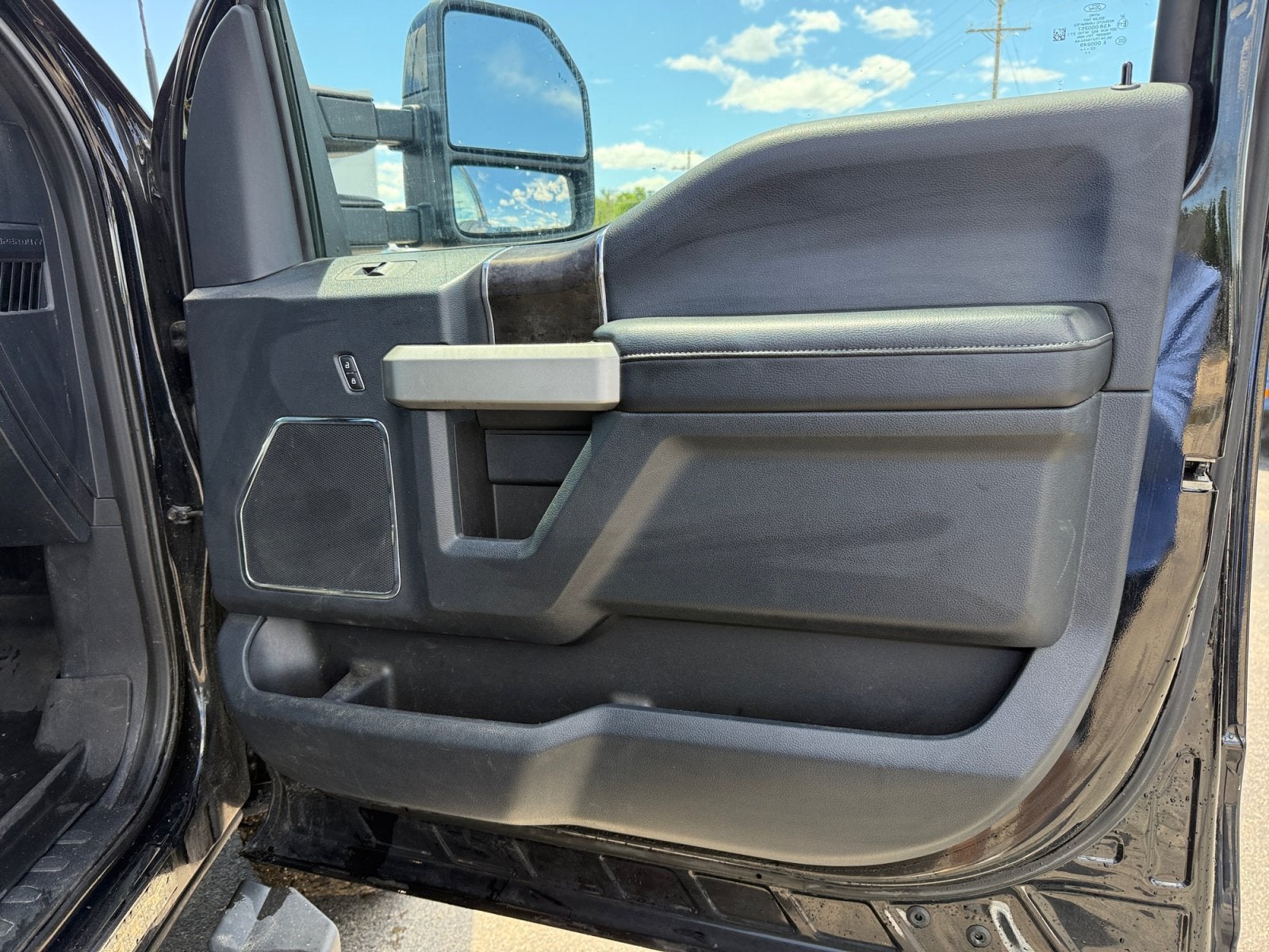2022 Ford Super Duty F-250 SRW LARIAT