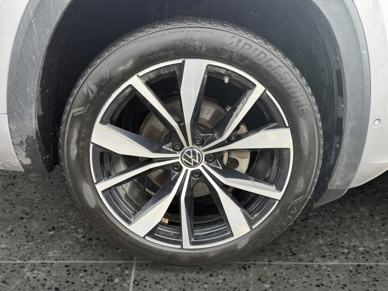 2024 Volkswagen Atlas Cross Sport 2.0T SEL Premium R-Line