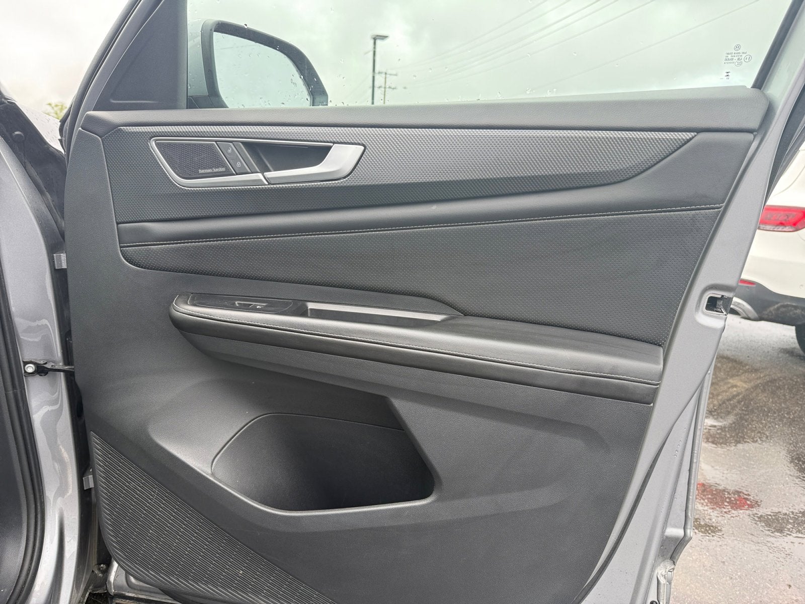 2024 Volkswagen Atlas Cross Sport 2.0T SEL Premium R-Line
