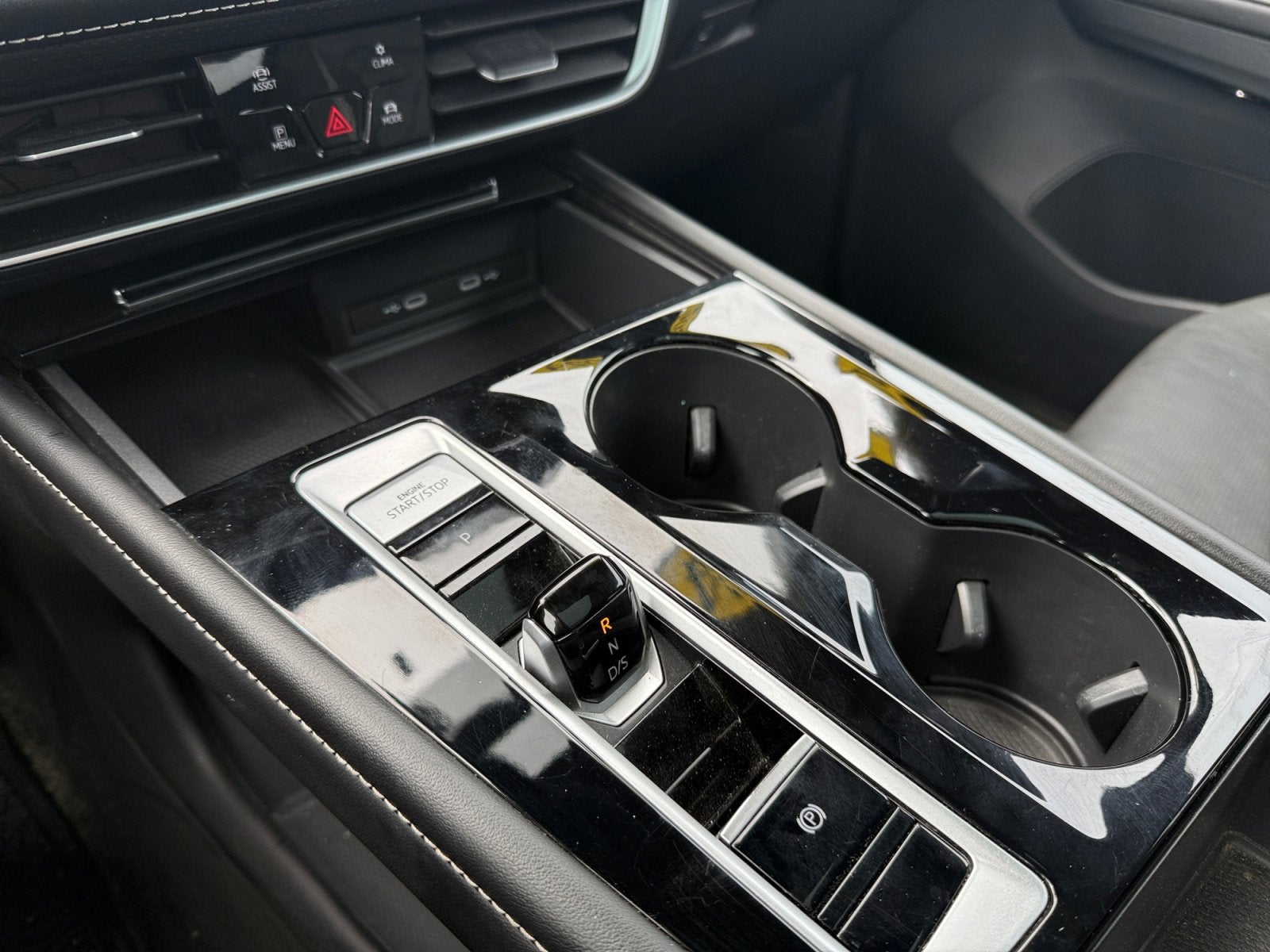 2024 Volkswagen Atlas Cross Sport 2.0T SEL Premium R-Line