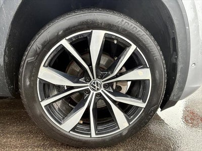 2024 Volkswagen Atlas Cross Sport 2.0T SEL Premium R-Line