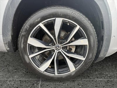 2024 Volkswagen Atlas Cross Sport 2.0T SEL Premium R-Line