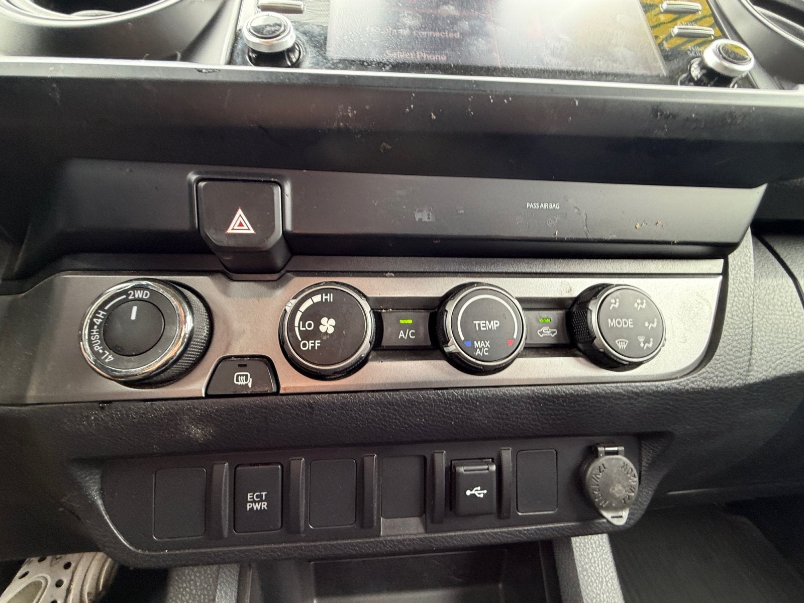 2022 Toyota Tacoma 4WD SR