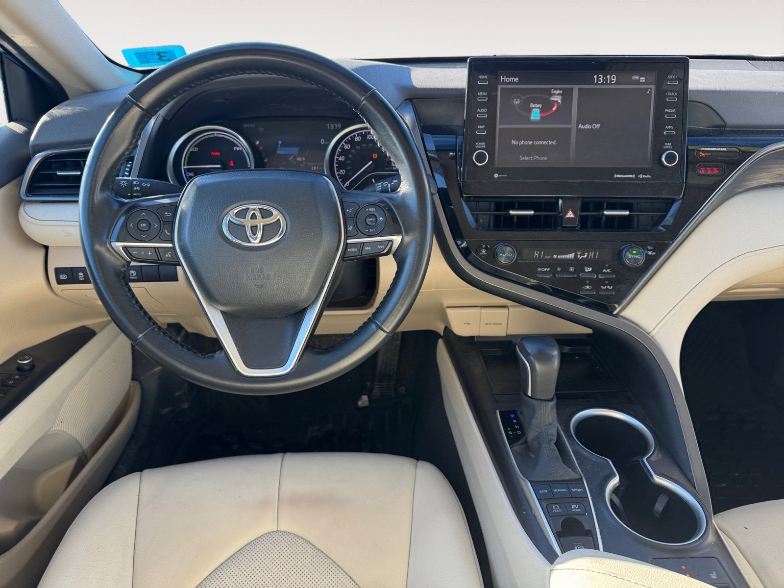 2023 Toyota Camry Hybrid XLE
