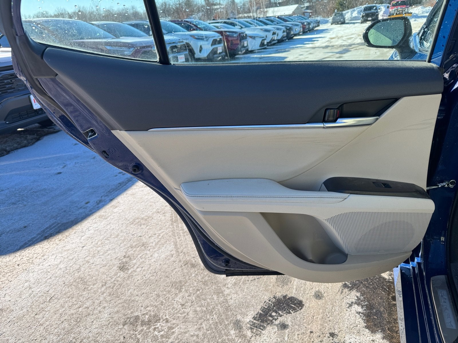 2023 Toyota Camry Hybrid XLE