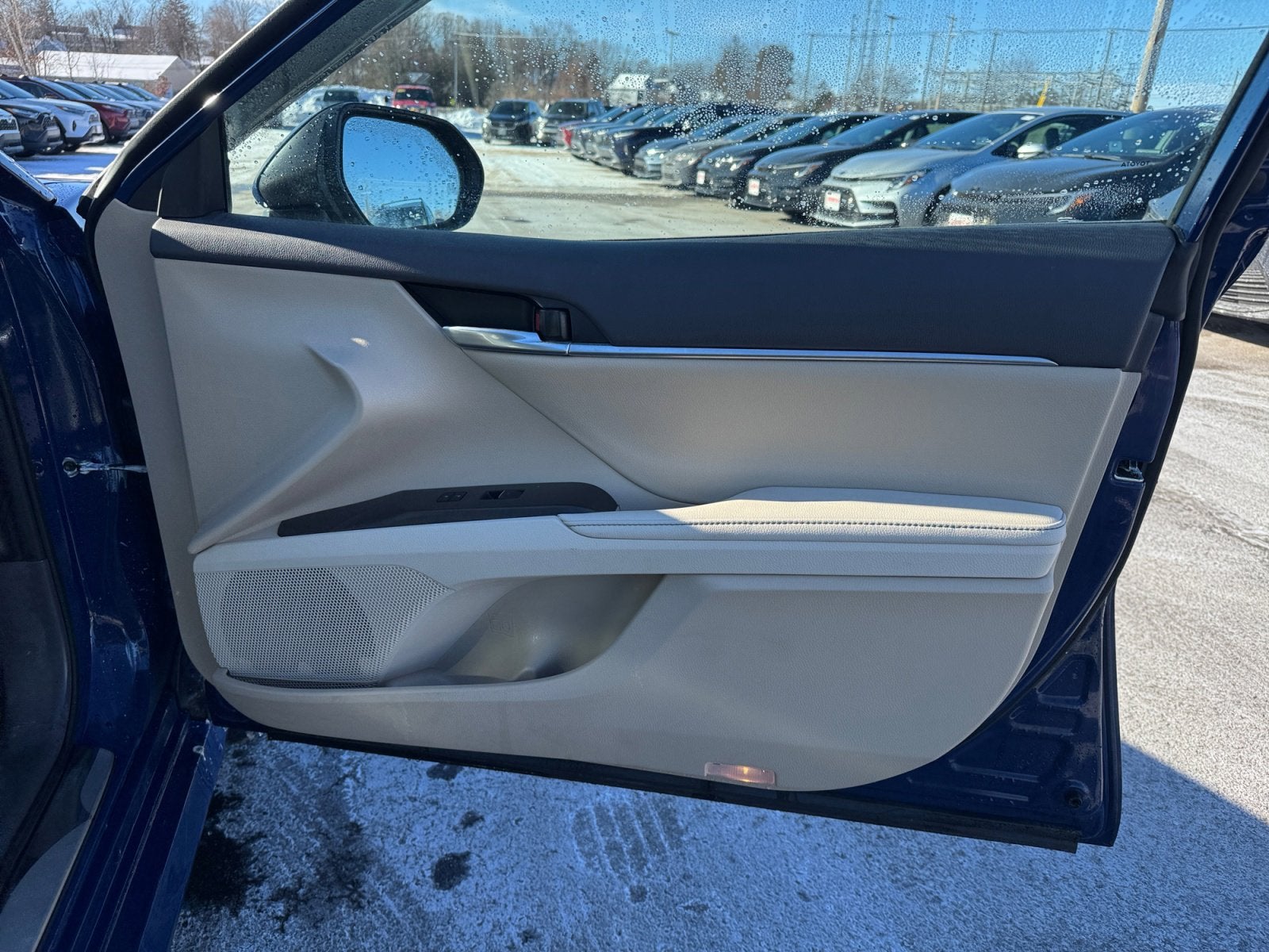 2023 Toyota Camry Hybrid XLE