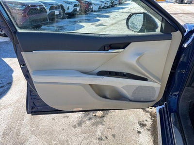 2023 Toyota Camry Hybrid XLE