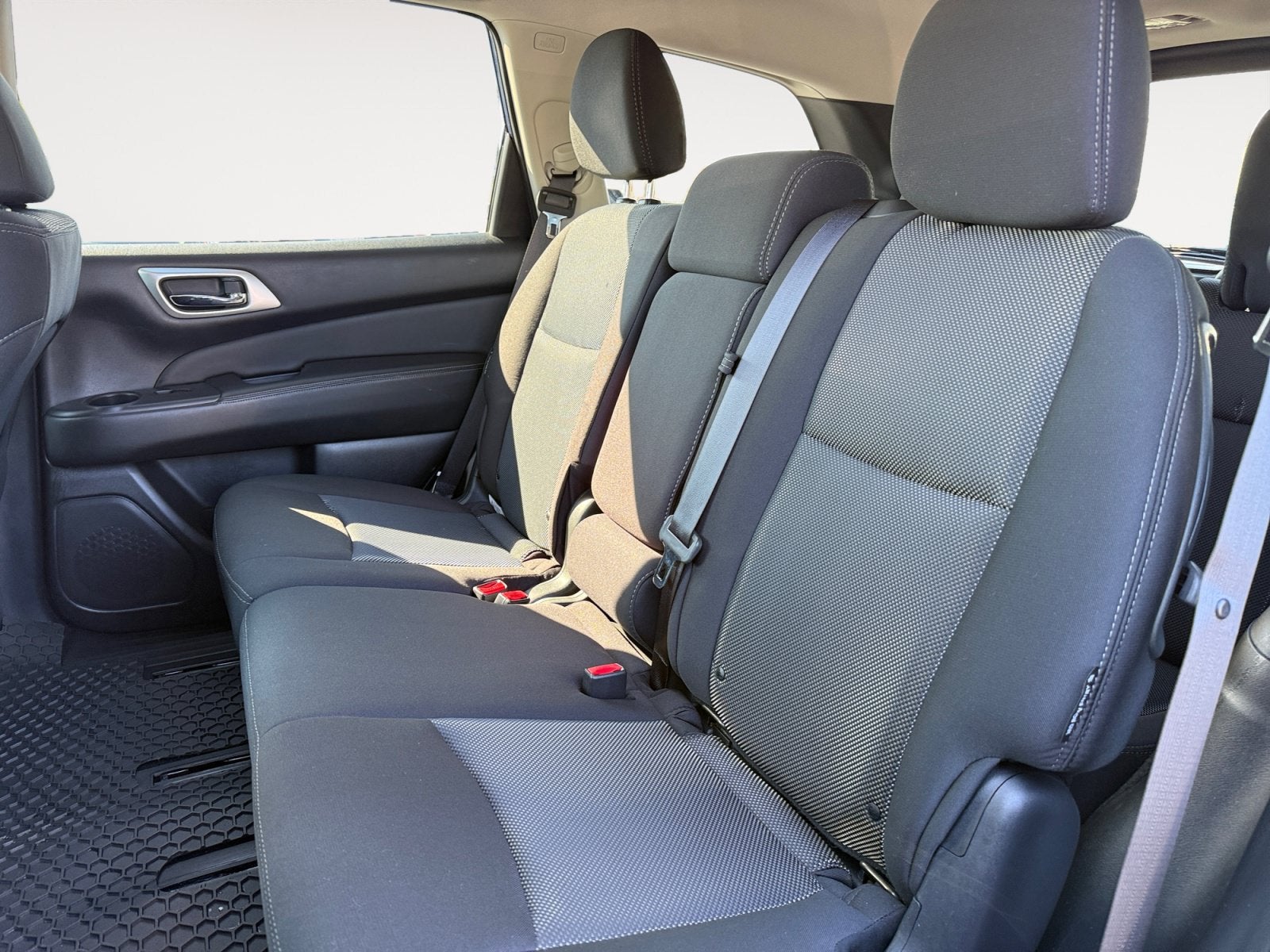 2020 Nissan Pathfinder S