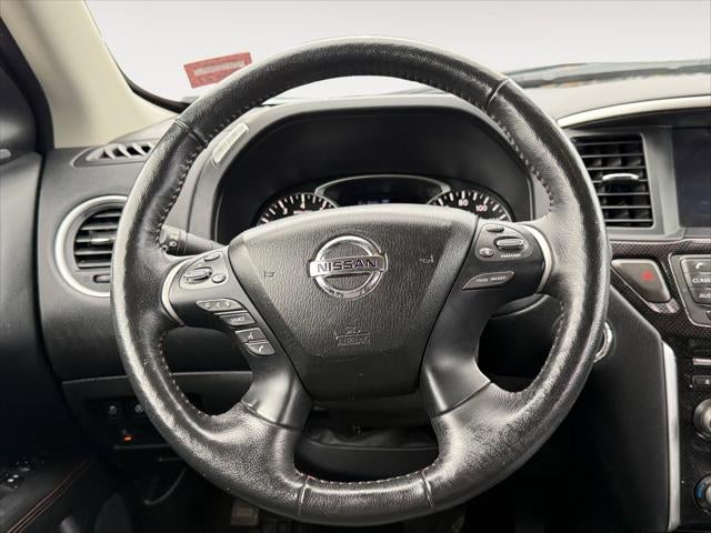 2020 Nissan Pathfinder SV