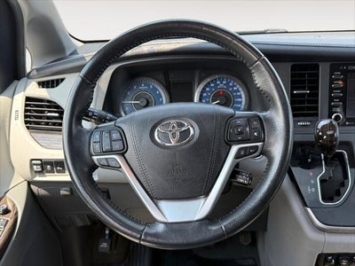 2020 Toyota Sienna XLE