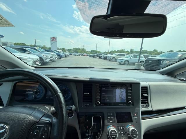 2020 Toyota Sienna XLE
