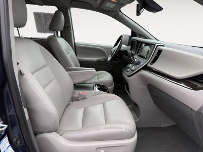 2020 Toyota Sienna XLE