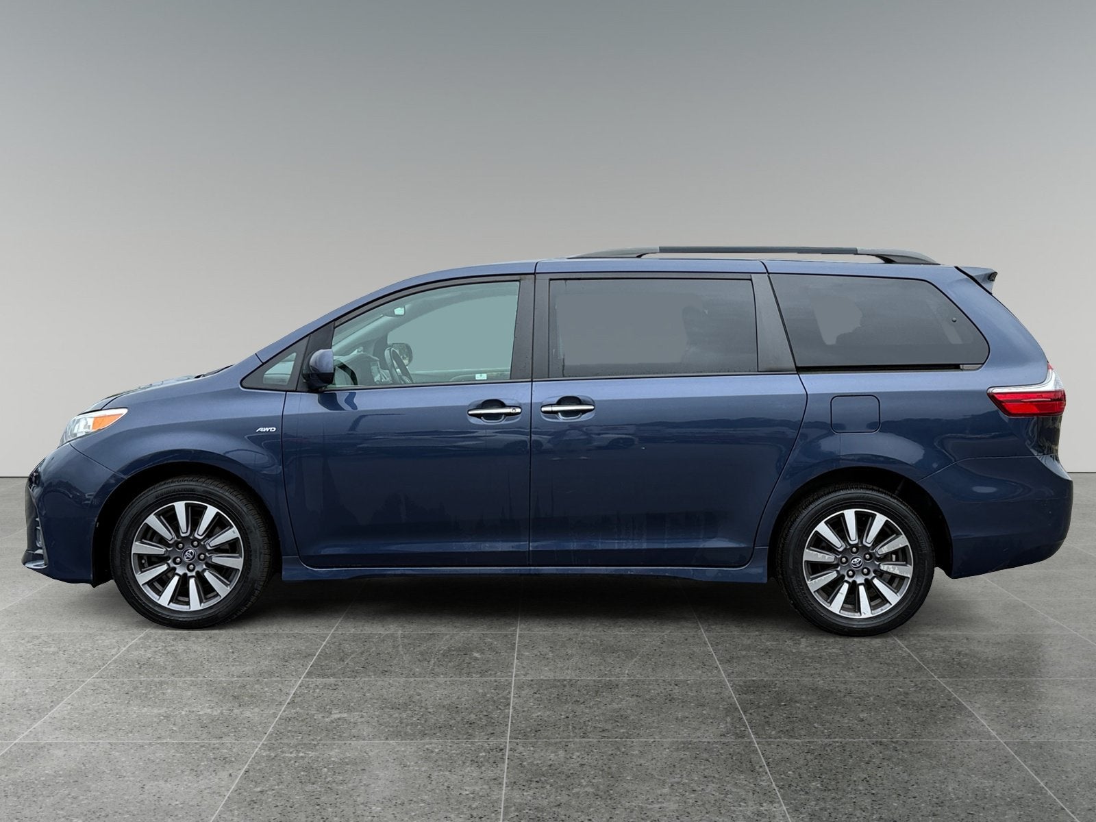 2020 Toyota Sienna XLE