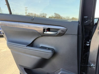 2025 Toyota Highlander Hybrid Platinum