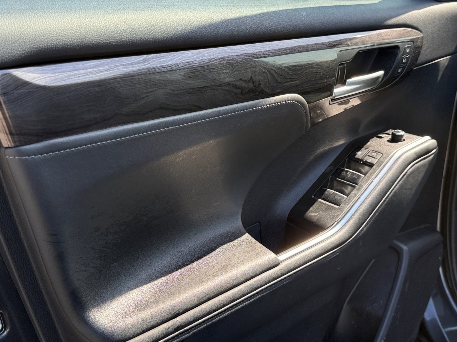 2025 Toyota Highlander Hybrid Platinum