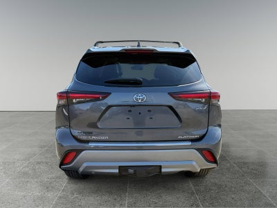 2025 Toyota Highlander Hybrid Platinum