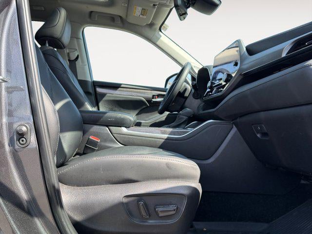 2025 Toyota Highlander Hybrid Platinum