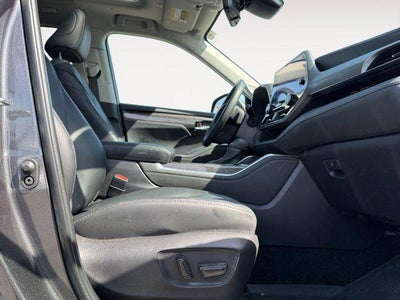 2025 Toyota Highlander Hybrid Platinum