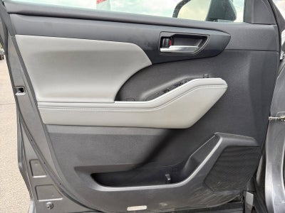 2022 Toyota Highlander Hybrid XLE