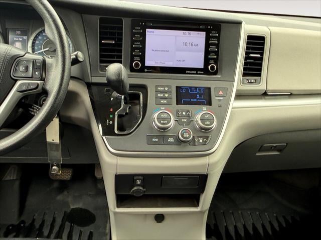 2020 Toyota Sienna LE