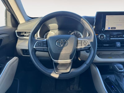 2023 Toyota Highlander Base