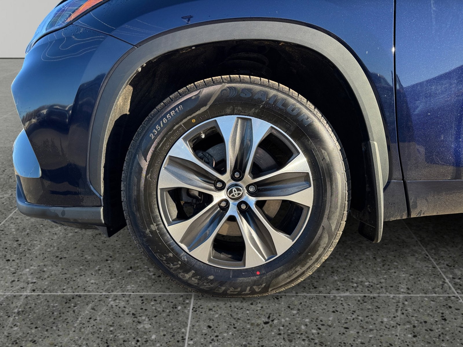 2023 Toyota Highlander Base