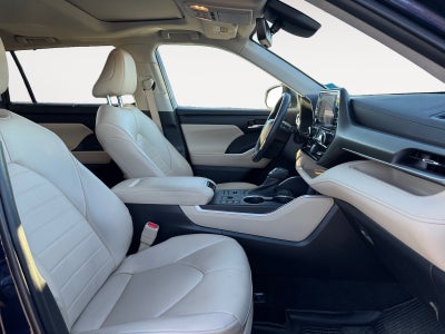 2023 Toyota Highlander Base