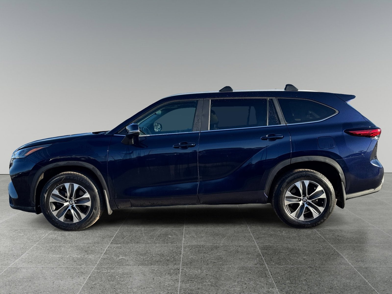 2023 Toyota Highlander Base