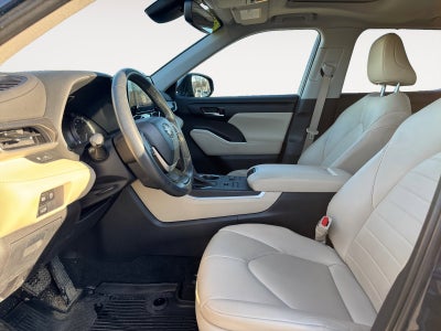 2023 Toyota Highlander Base