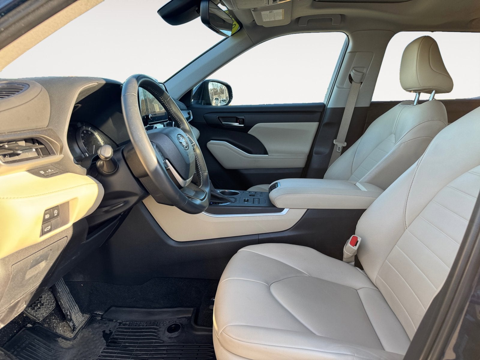 2023 Toyota Highlander Base