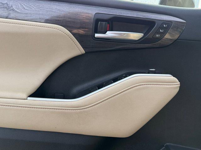 2023 Toyota Highlander Platinum