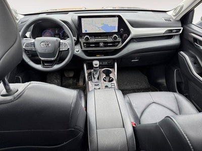 2025 Toyota Highlander Platinum