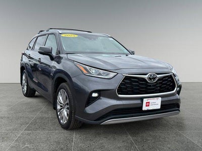 2025 Toyota Highlander Platinum
