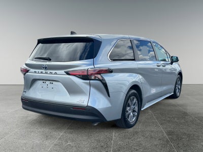 2021 Toyota Sienna XLE
